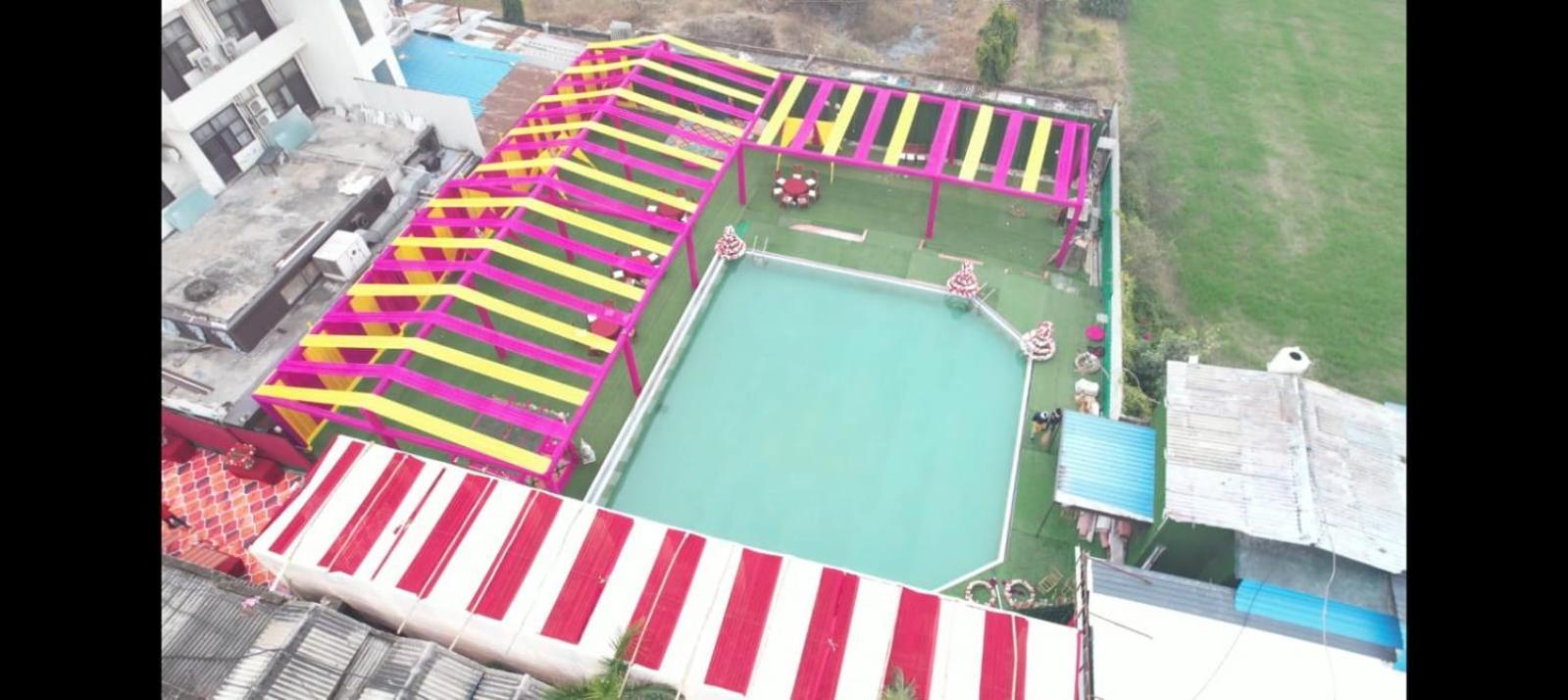 Hotel Kuber Rāi Exteriér fotografie