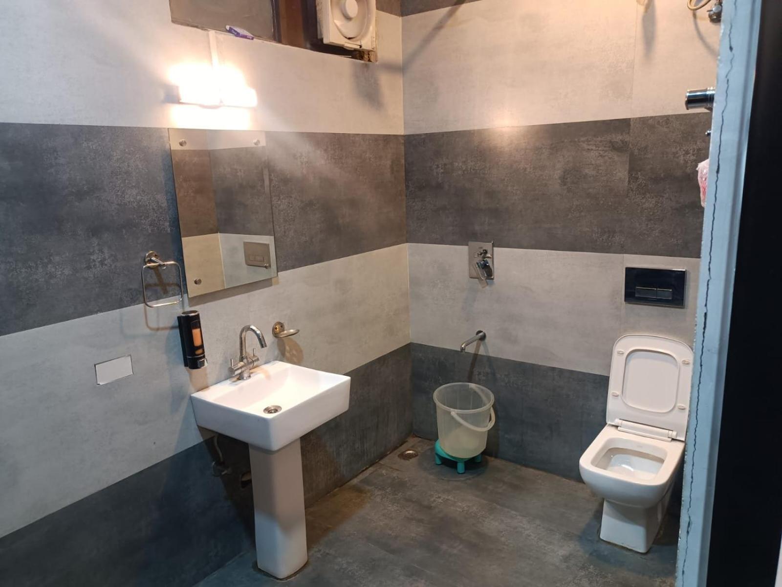 Hotel Kuber Rāi Exteriér fotografie